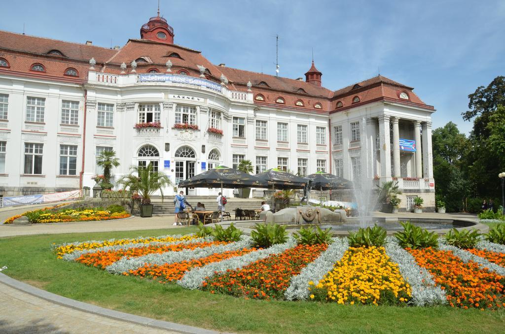 Hotel Derby Карловы Вары Экстерьер фото