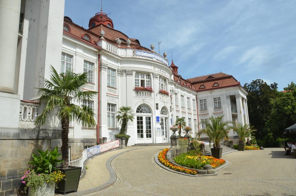 Hotel Derby Карловы Вары Экстерьер фото
