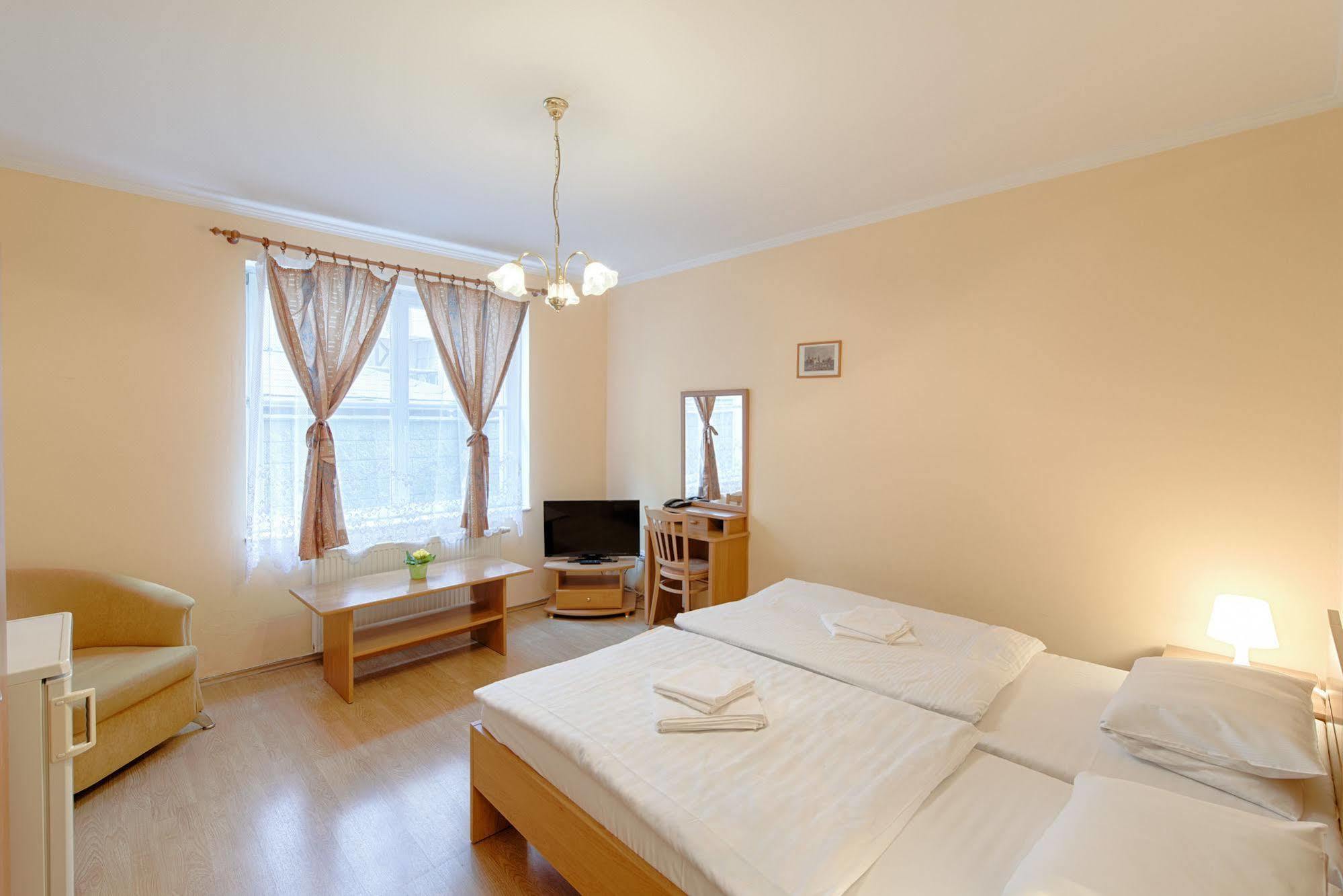 Hotel Derby Карловы Вары Экстерьер фото