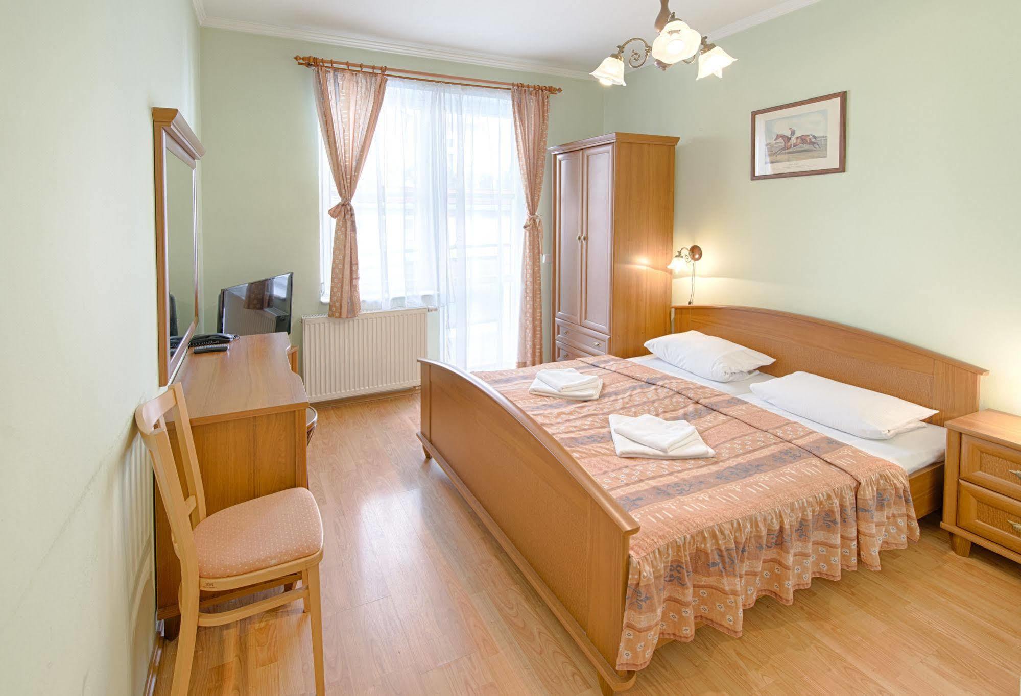 Hotel Derby Карловы Вары Экстерьер фото