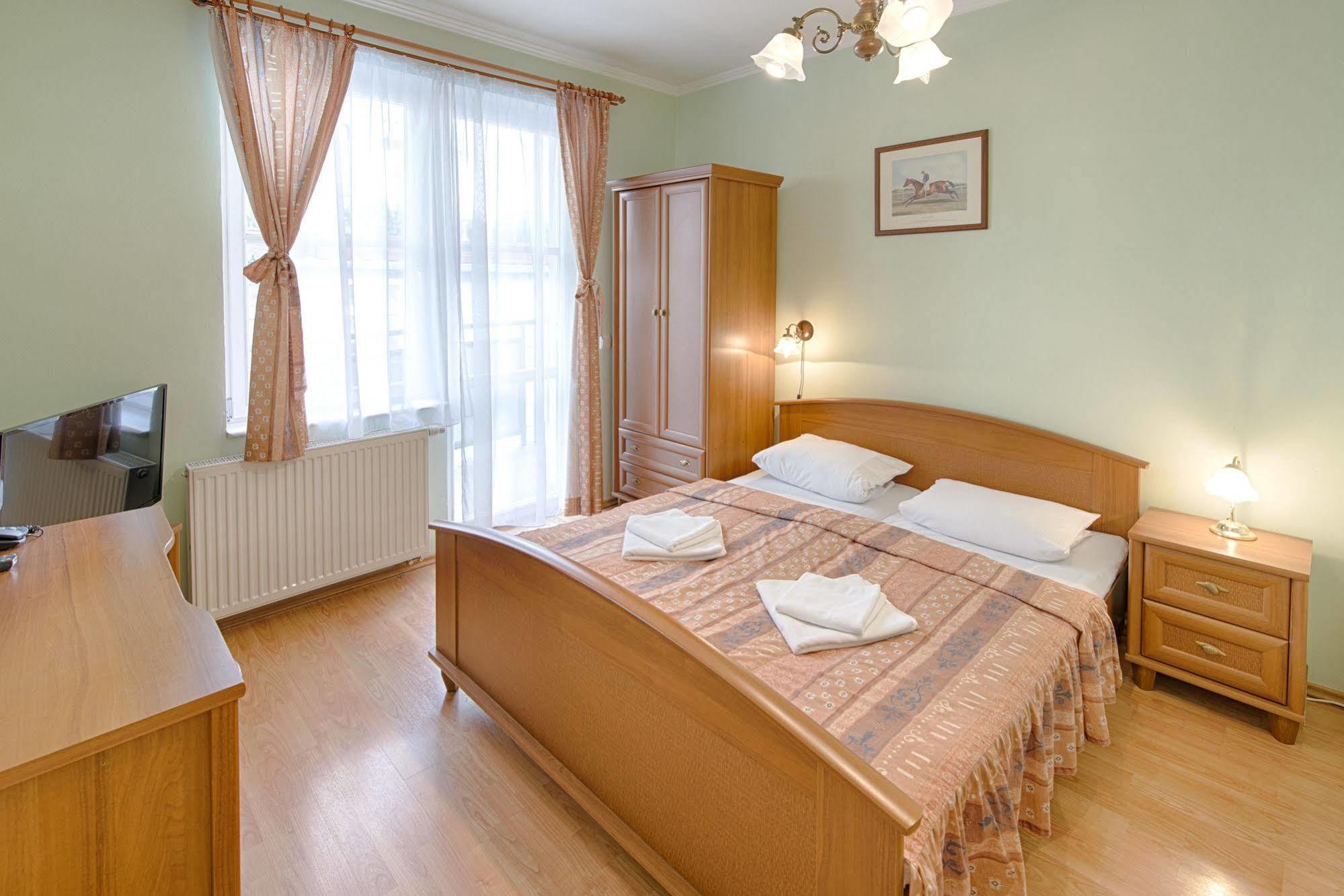 Hotel Derby Карловы Вары Экстерьер фото